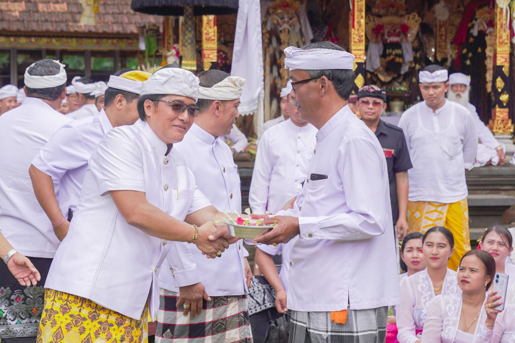 Bupati Badung Hadiri Karya Melaspas Ageng di Pura Luhur Puseh Dasar Desa Adat Senganan Kanginan